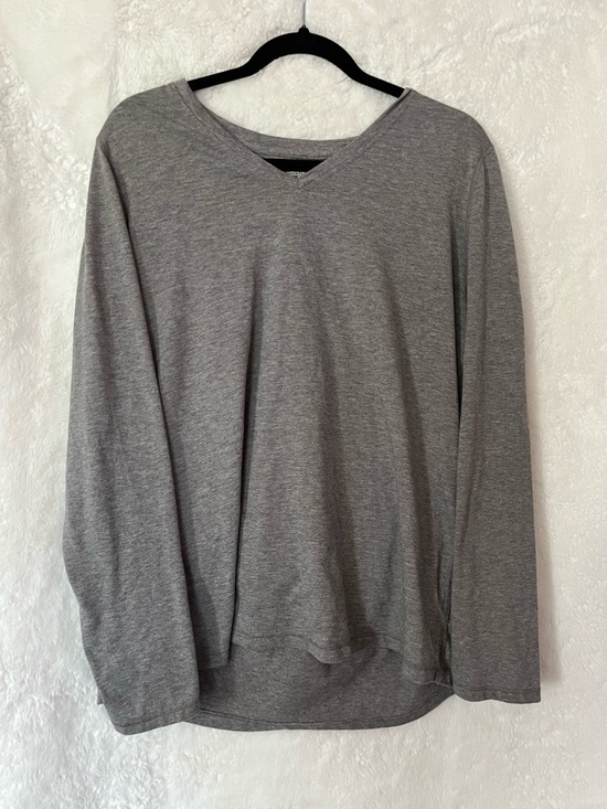 Danskin Now Tops - Danskin Now Gray V-Neck Long Sleeve Tee